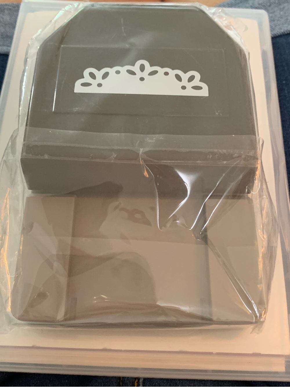 Stampin' Up! Elegant Edge Tag Topper Punch - Gray